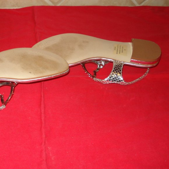 Used - Guess Marciano Silver Thong Sandal - Size 6 - Picture 2 of 6